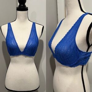 Free People - Lace underwire low plunge bra- EUC